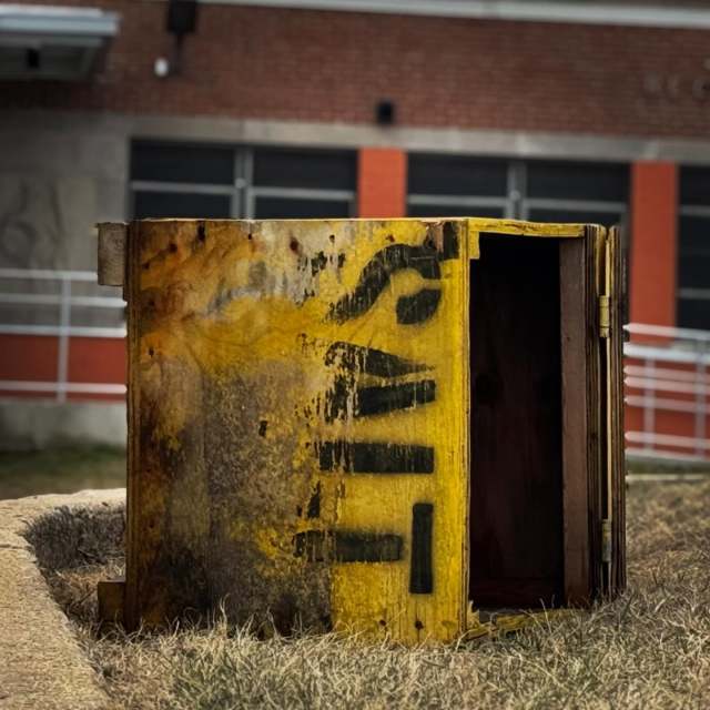 Saltbox on Dupont Ave. and Lanier Ave., Cylburn. 

#baltimoresaltbox #saltbox #overserved #cylburn #baltimore