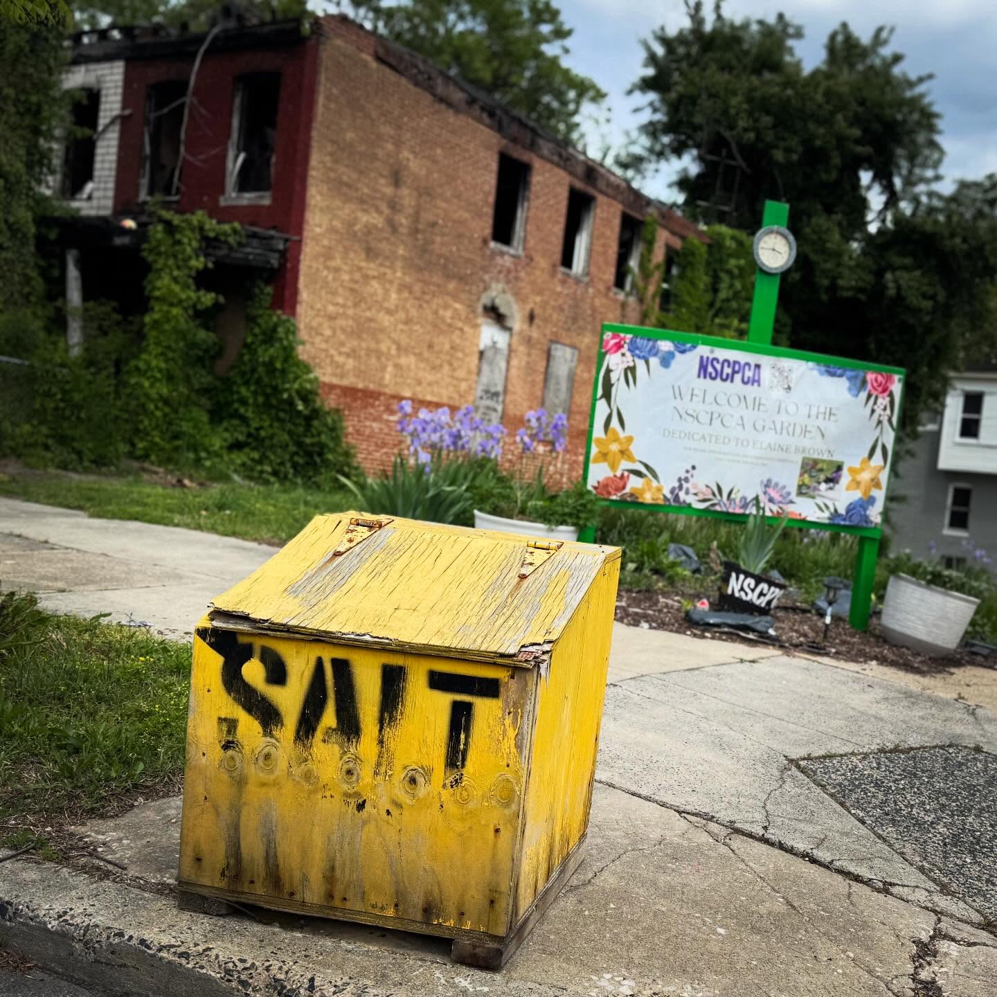Saltbox on N.Washington St. and Cliffwood Ave., South Clifton Park.

#baltimoresaltbox #saltbox #southcliftonpark #baltimore