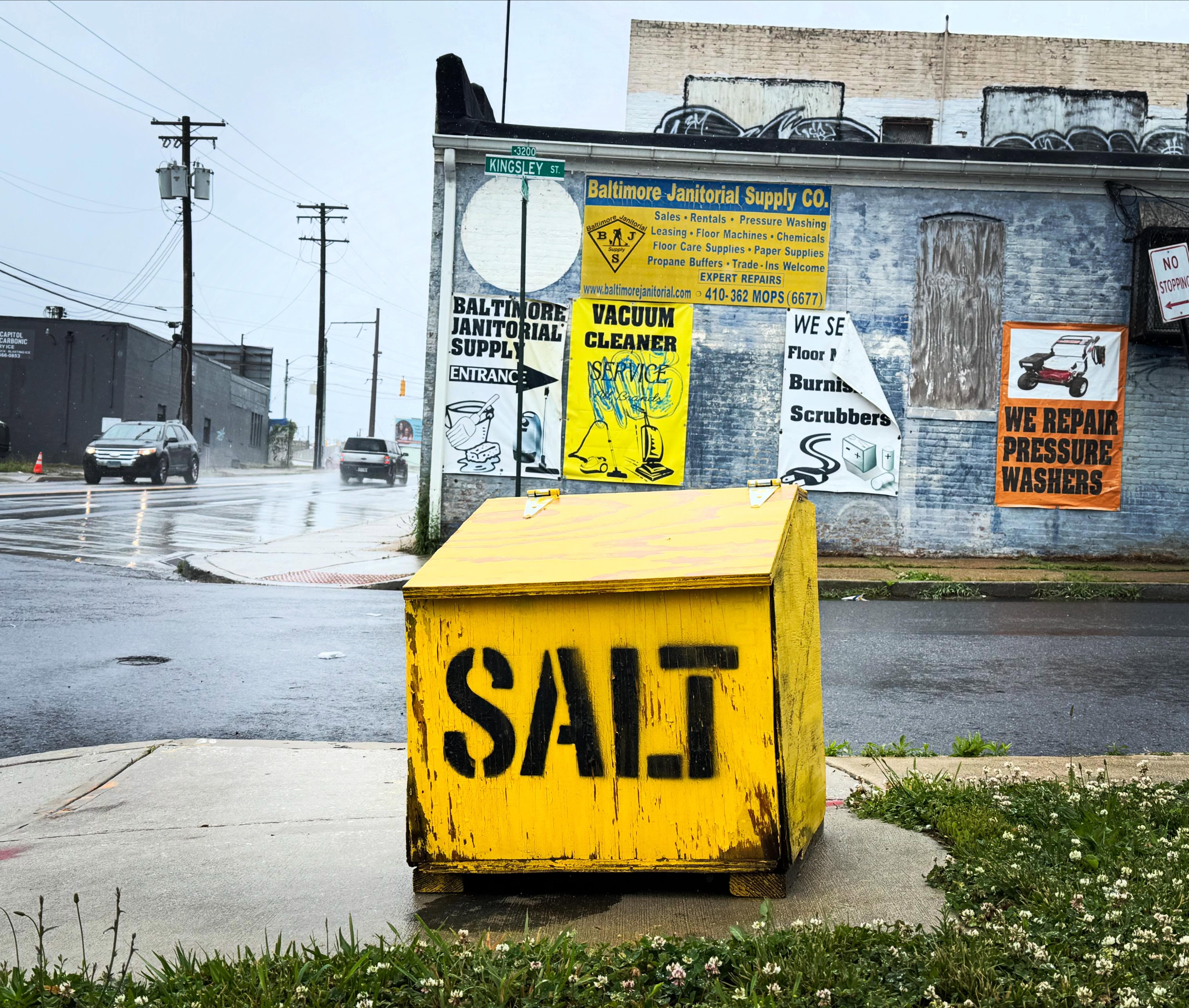 Saltbox on S. Caton Ave. and Kingsley St., Gwynn Falls.
#baltimoresaltbox #saltbox #gwynnfalls #baltimore