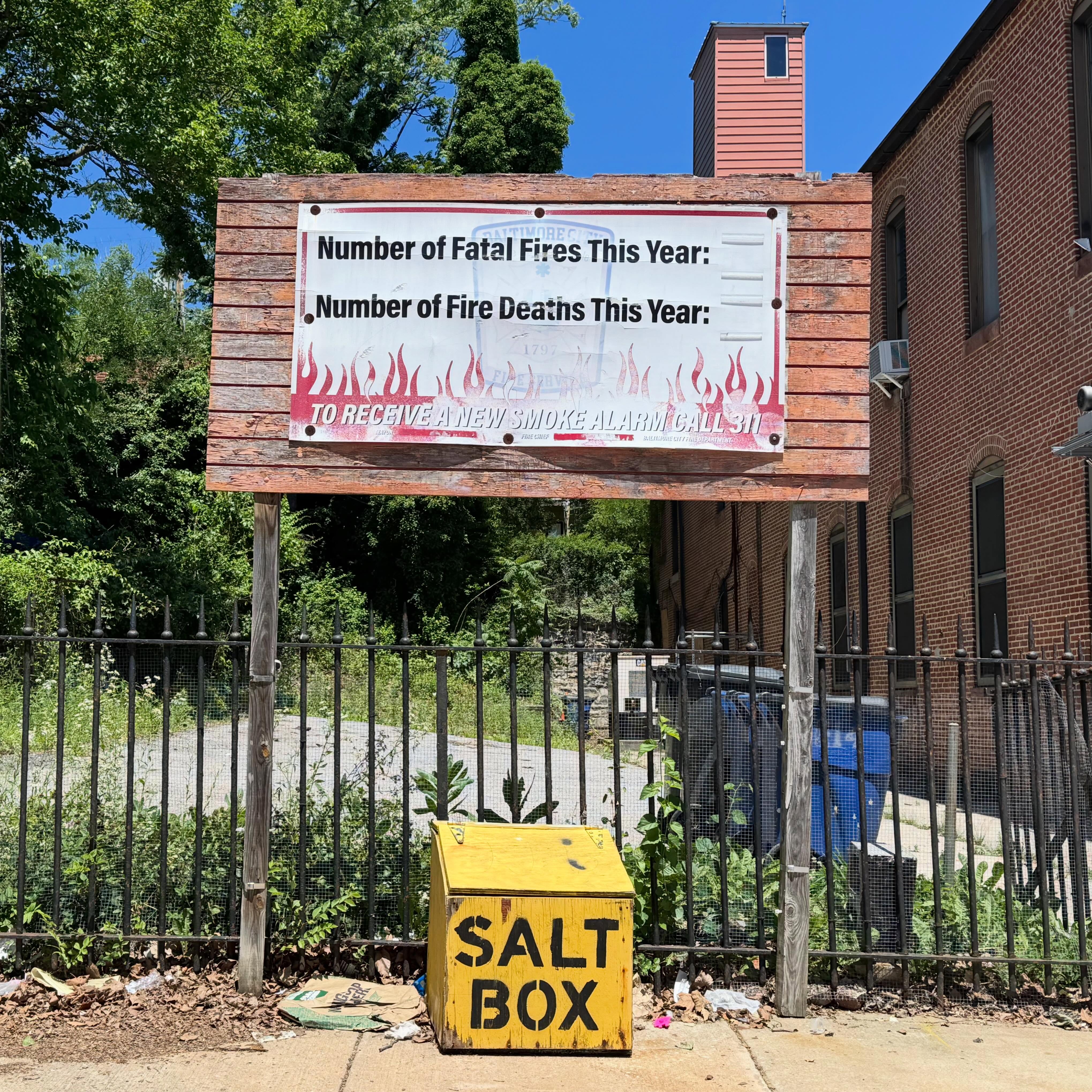 Saltbox on Hollins St., Booth-Boyd.

#baltimoresaltbox #saltbox #bcfd #boothboyd #baltimore