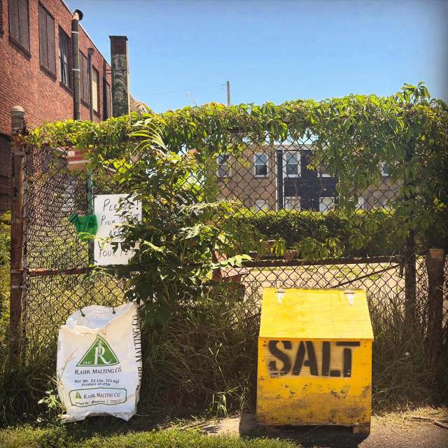 Saltbox on Carroll St., Pigtown.

#baltimoresaltbox #saltbox #pigtown #pleasepickupafteryourpet #baltimore