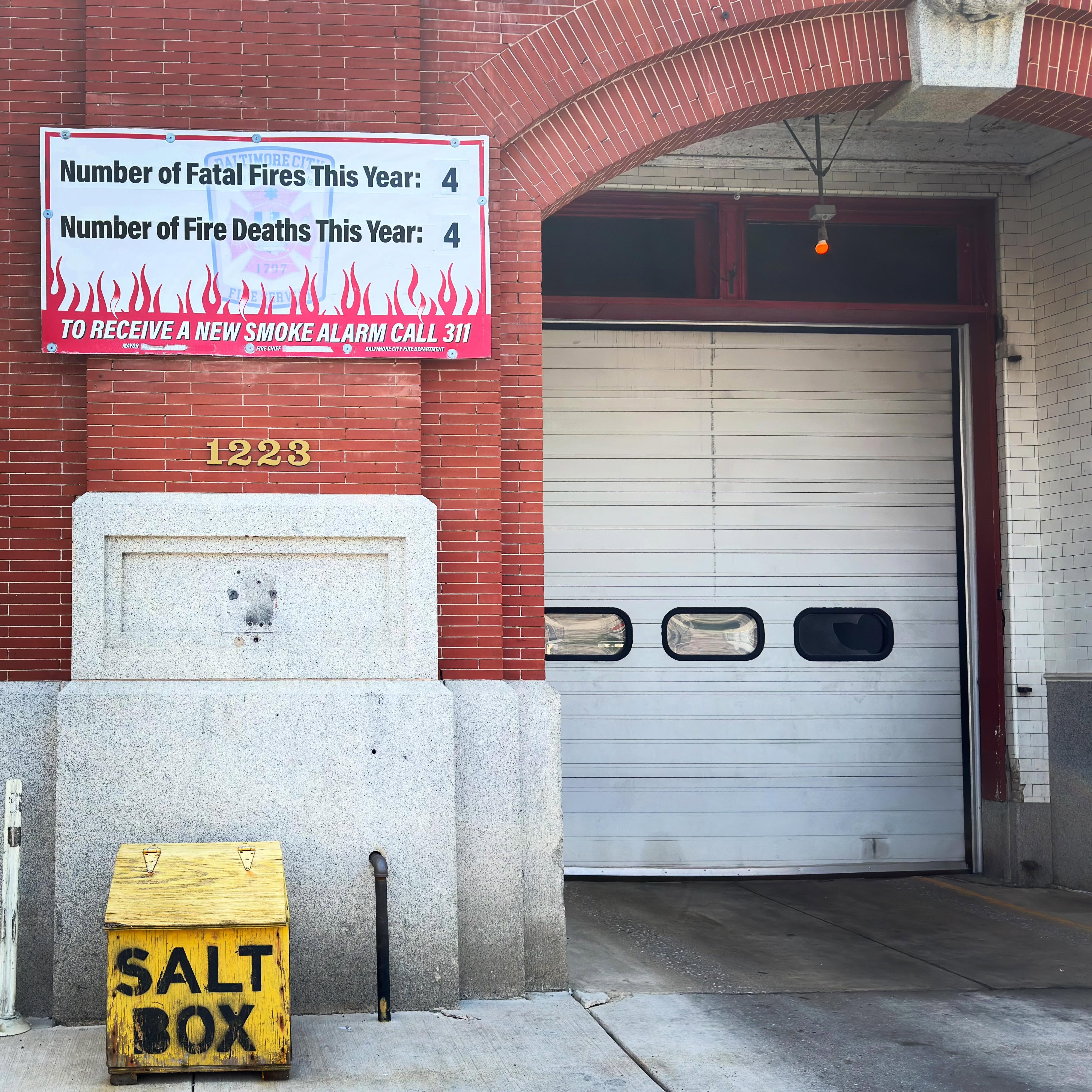 Saltbox on N. Montford Ave., Broadway East.
#baltimoresaltbox #saltbox #bcfd #broadwayeast #baltimore