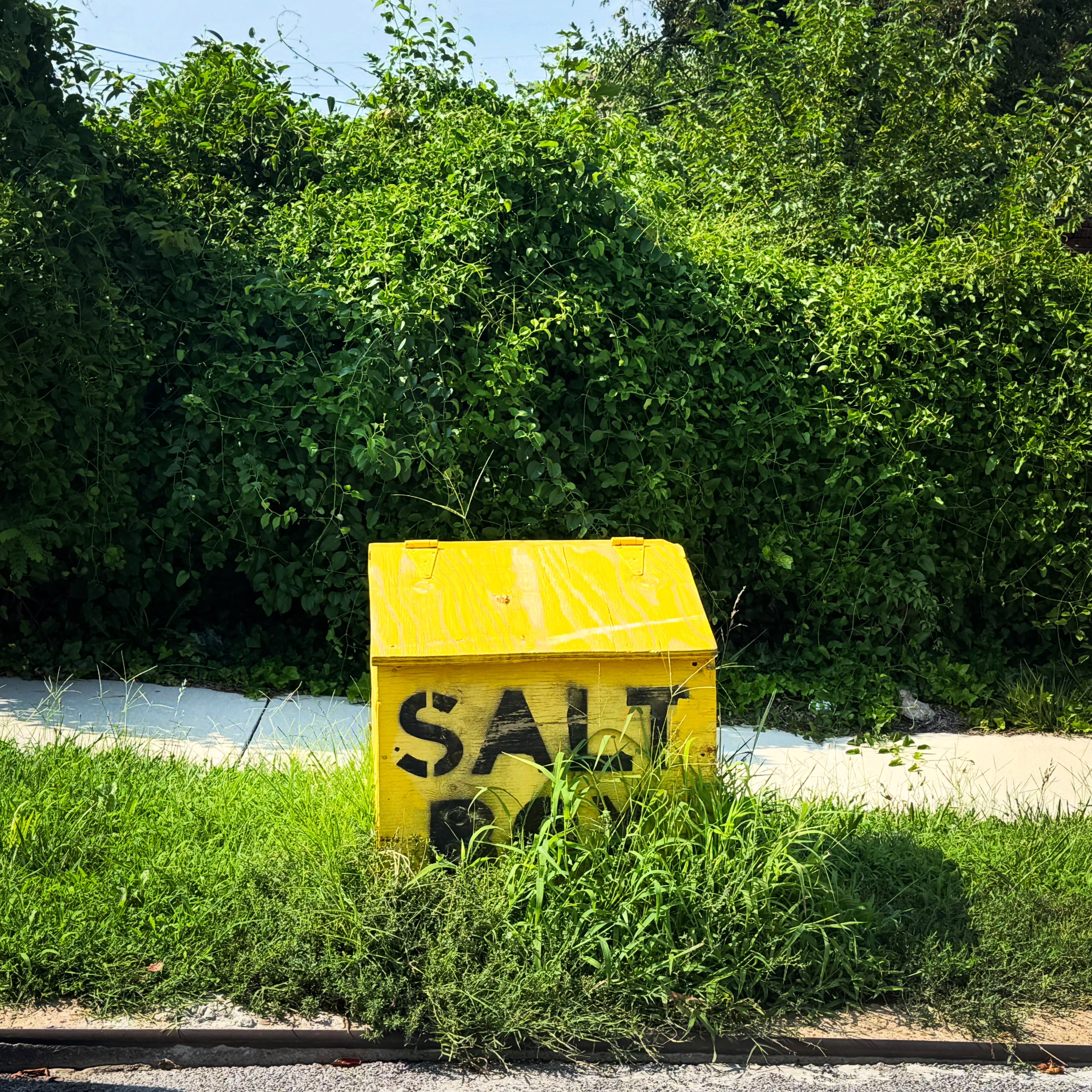 Saltbox on Chilton St., Coldstream Homestead Montebello (CHM?).

Is calling this area CHM a thing IRL, or is the internet being clever? 

#baltimoresaltbox #saltbox #coldstreamhomesteadmontebello #baltimore